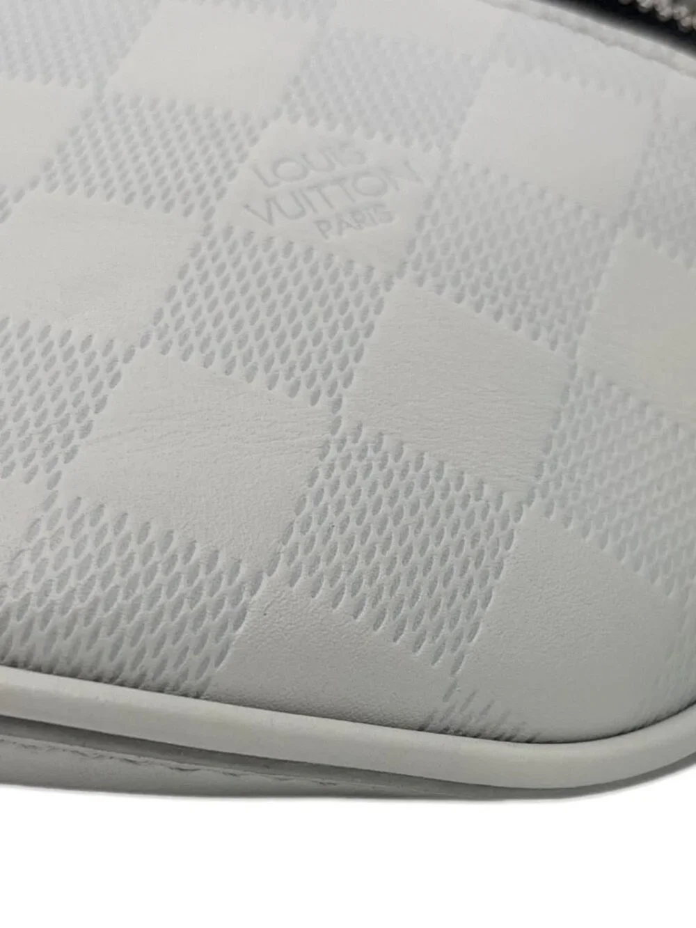 Louis Vuitton  Campus Damier Infini Bumbag White